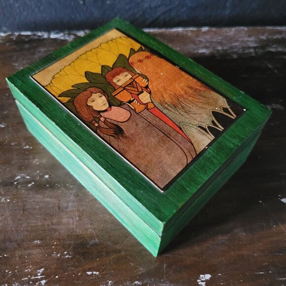 Aquarian Tarot Three Of Cups Wooden Storage Box With Green Finish - Picture 2 of 10